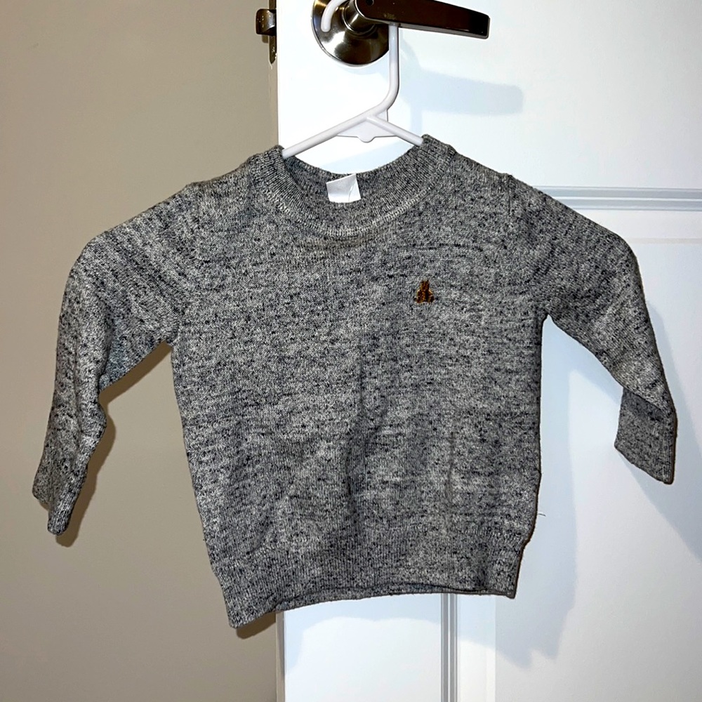Gray toddlers sweater for boys. Size 12-18 months. Brand is Baby Gap.